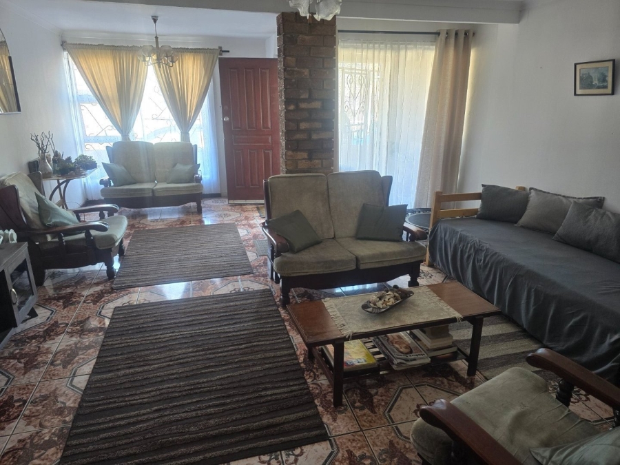 3 Bedroom Property for Sale in Rocklands Western Cape